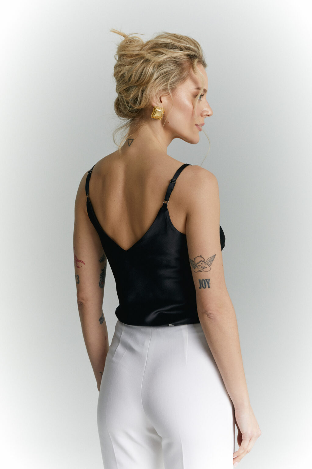 cygaretki ariel smietankowa biel top capri